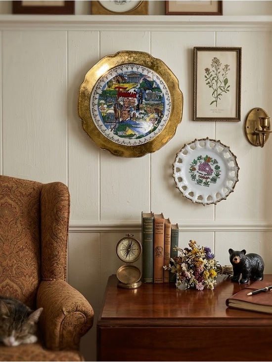 Other - Tennessee & Floral Emblems of Canada Antique Collector Wall Plates Set of 2